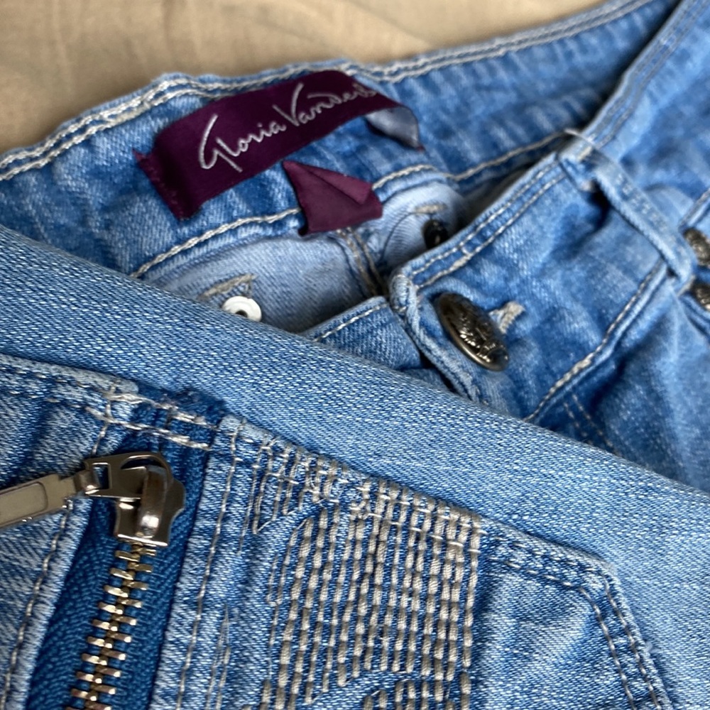 Capri Light Blue Jeans
